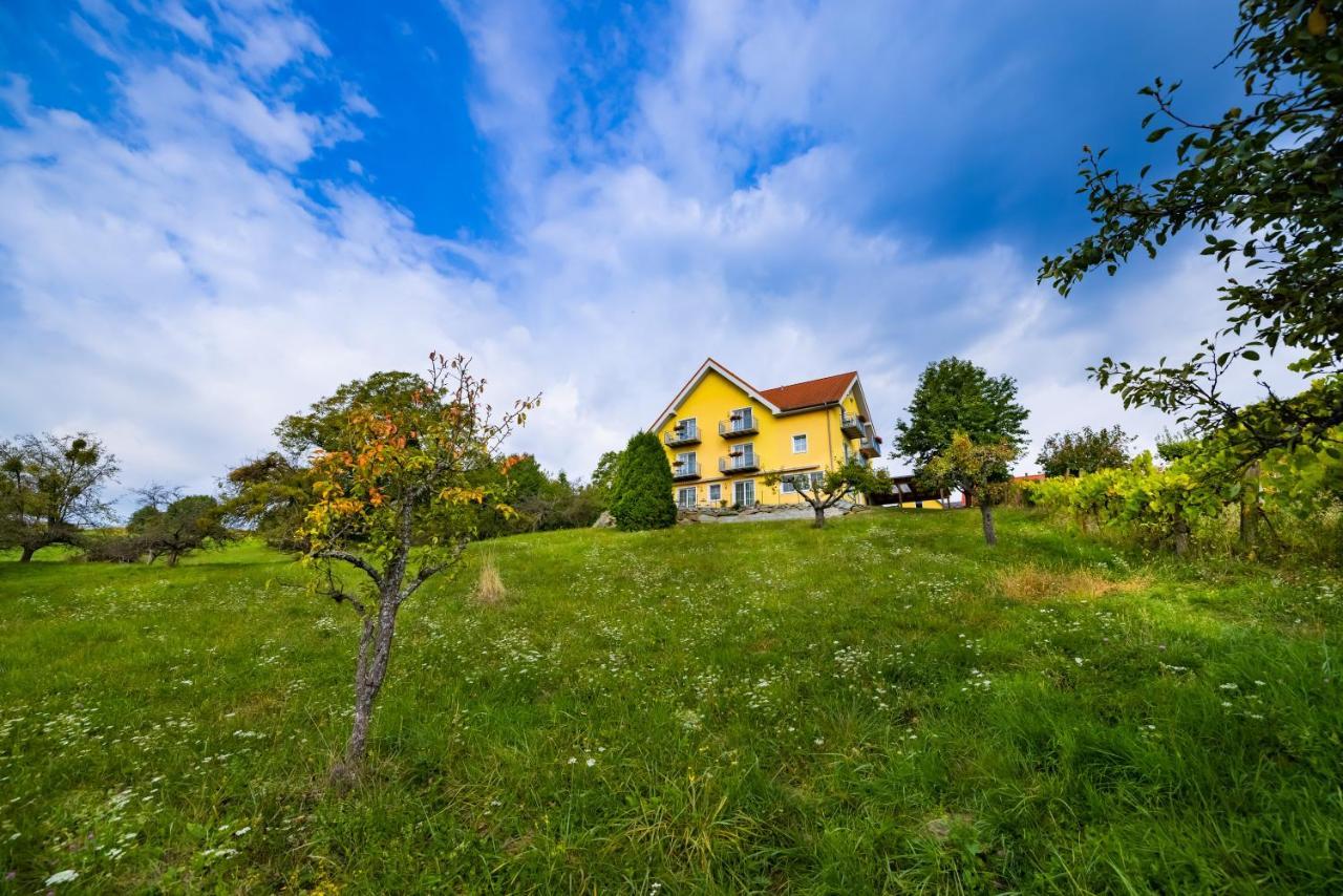 Golf & Thermenland Sonnenpension Fruehstueckshotel Burgauberg Stegersbach Exterior photo