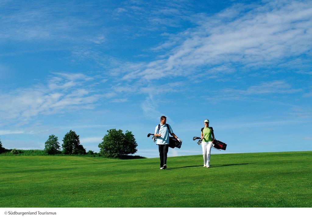 Golf & Thermenland Sonnenpension Fruehstueckshotel Burgauberg Stegersbach Exterior photo